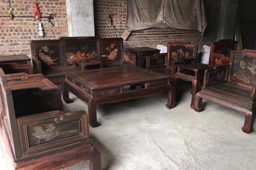 為什么都喜歡老紅木,紅木家具里最值得收藏的又是什么呢