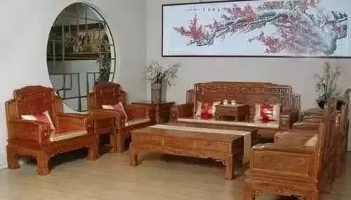 小葉紫檀哪種最好 只要記住這兩點(diǎn),你買的紅木家具就肯定會升值